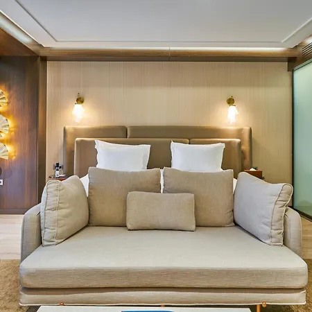 Rayelin Old Special Category Hotel *