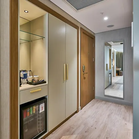 Rayelin Old Special Category Hotel *